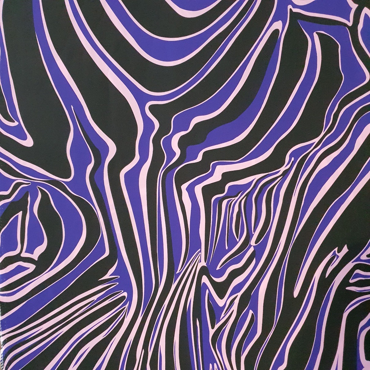 Viskooskleidiriie viirulise mustriga, laius 132cm.