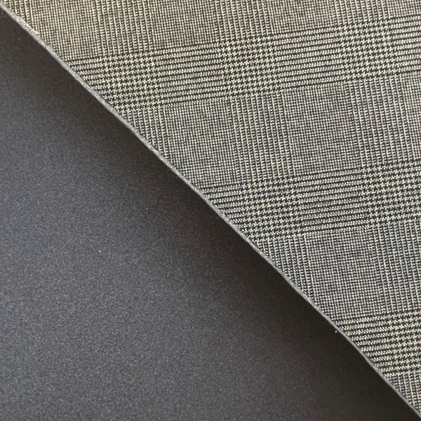 Paks ruuduline neopreenkangas arvutikottideks, laius 148cm.