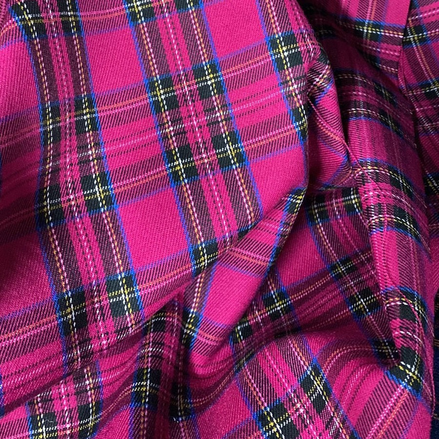 Kostüümiriie ruuduline, fuksiaroosa, laius 146cm.