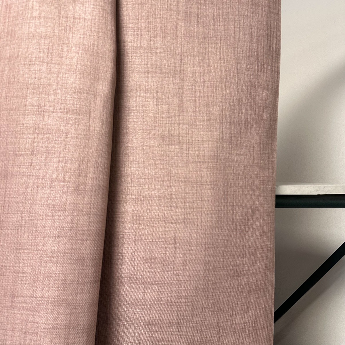 Pimendav kardinakangas, Linen-dimout col.06, vanaoosa, laius 305cm,