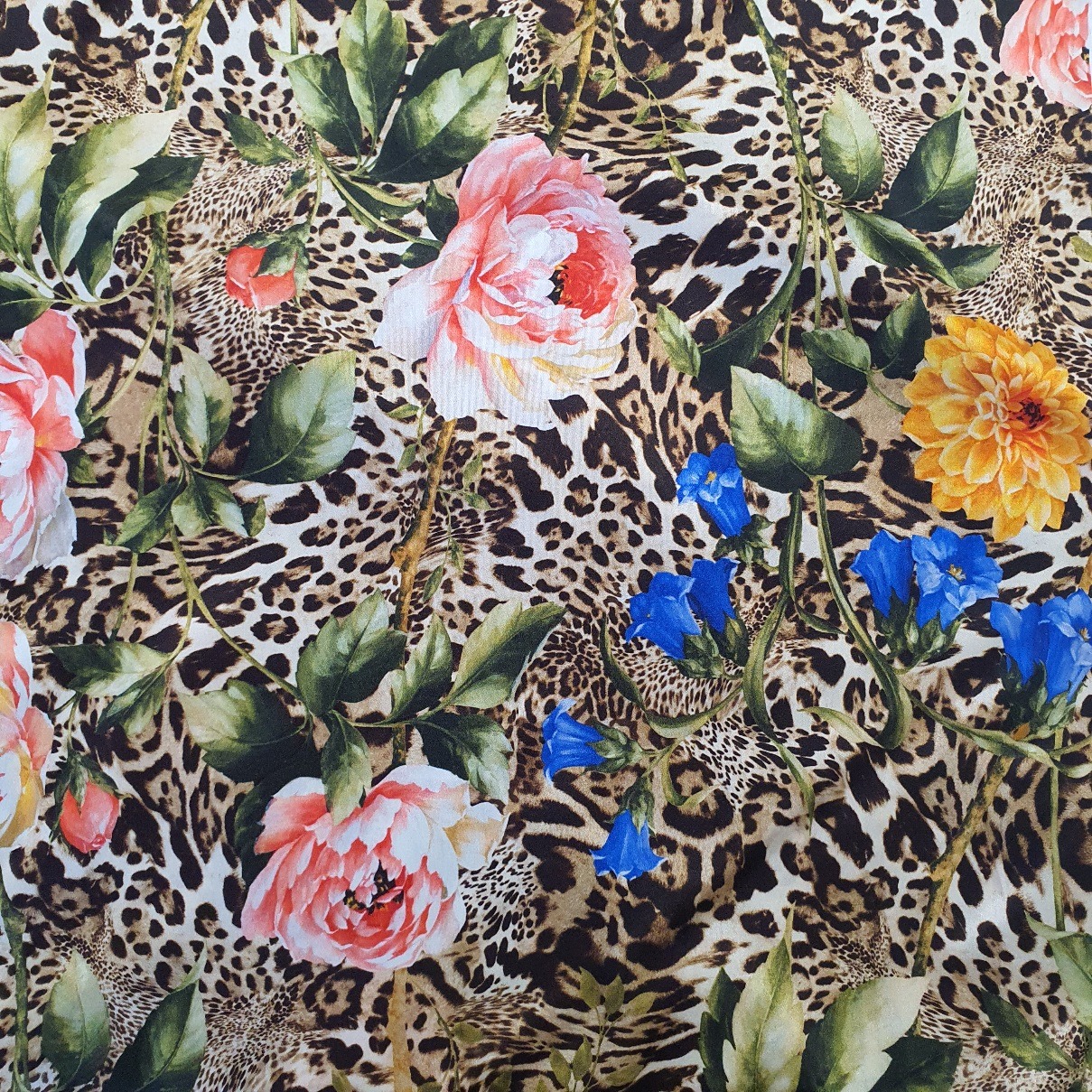 Siidkleidiriie leopardimustri ja lilledega, veniv, laius 125 cm