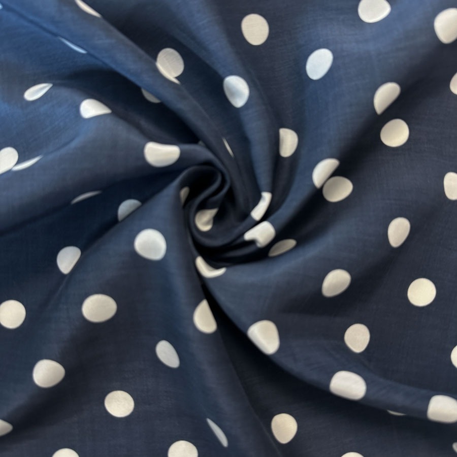 Siid, sinisel valge täpp, laius 136 cm