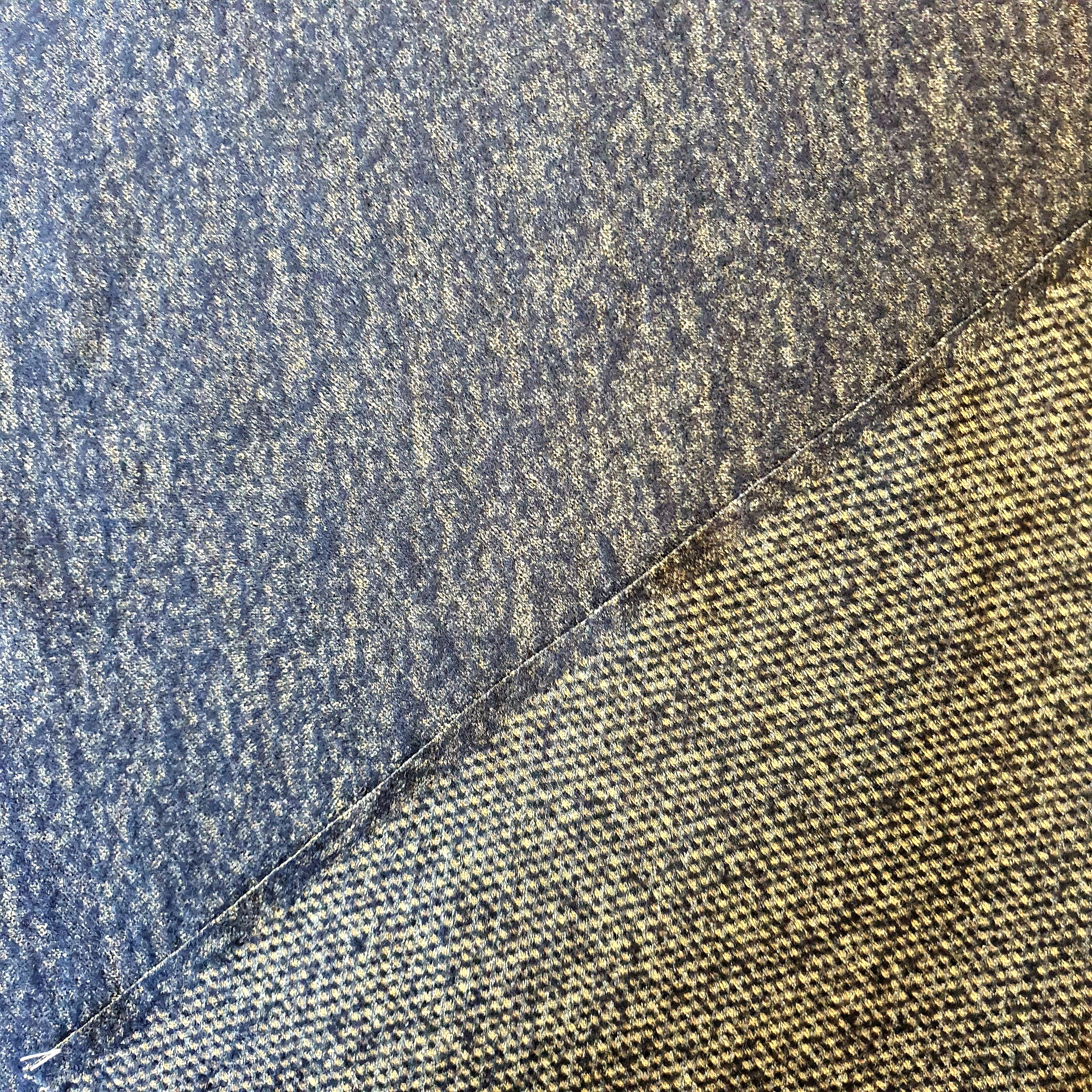 Villase/puuvillassegu paksem vanutatud trikotaaz, tumelilla/beezikirju, dis. Etro 