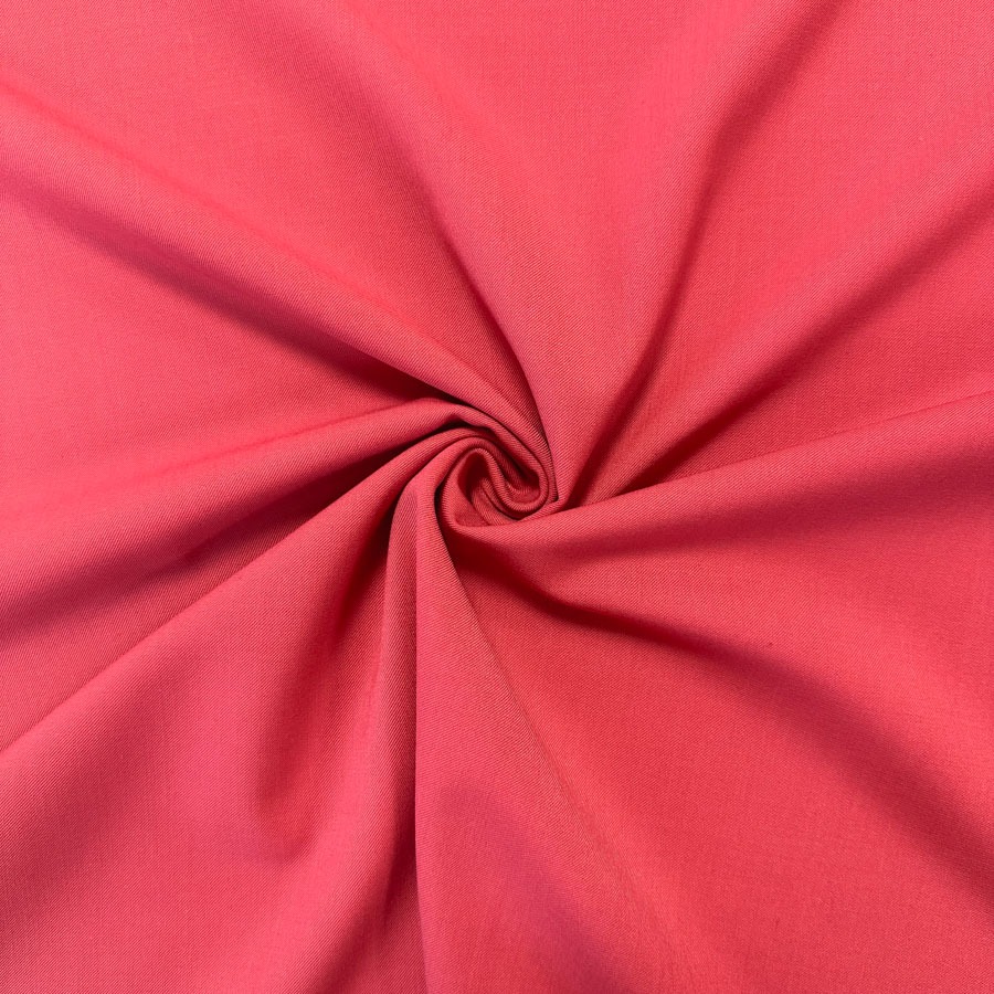 Roosakas-punane kostüümiriie, laius 152 cm