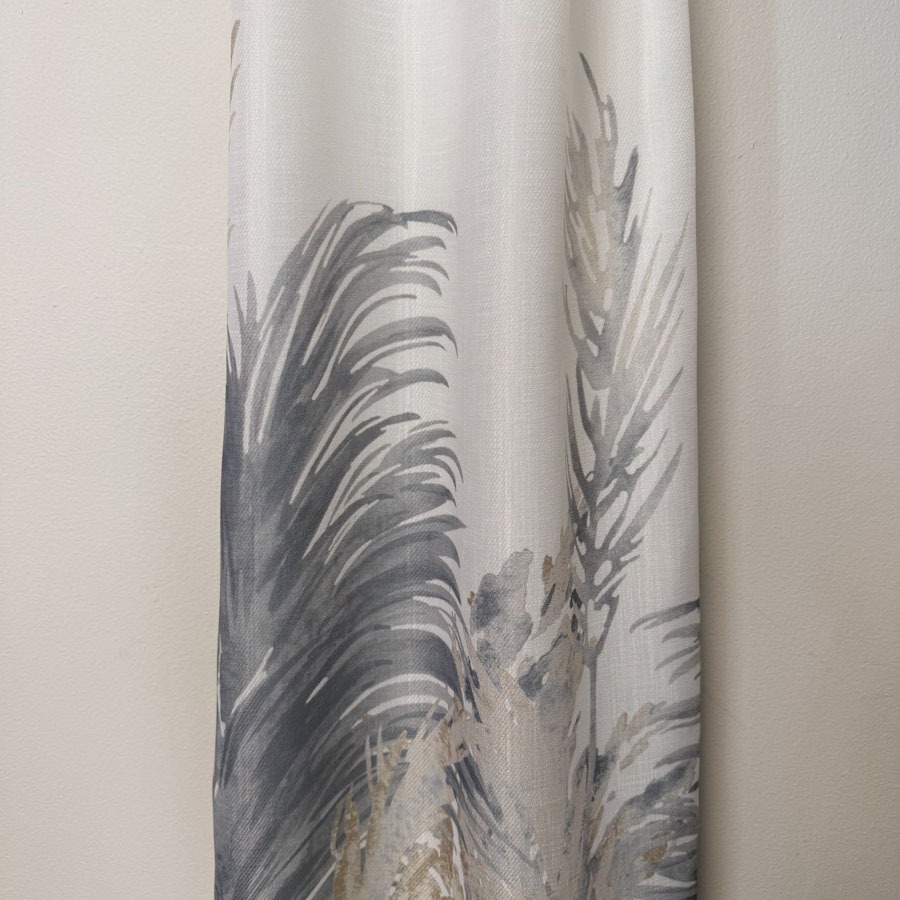 Päevakardinakangas SIENA poolläbipaistev, portega v.2, heledal beež sinakas-halliga taimemuster, kõrgus 300cm