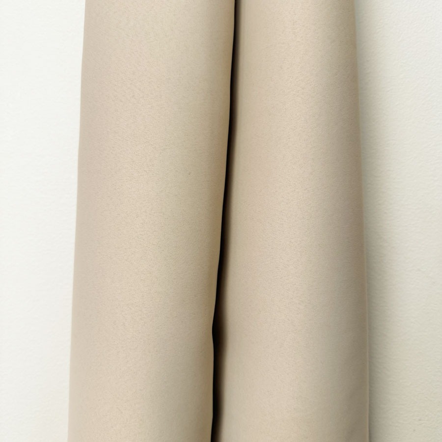 Pimendav kardinakangas (100% blackout), 1-pool helebeež, 2.-pool tumebeež, kõrgus 320cm;