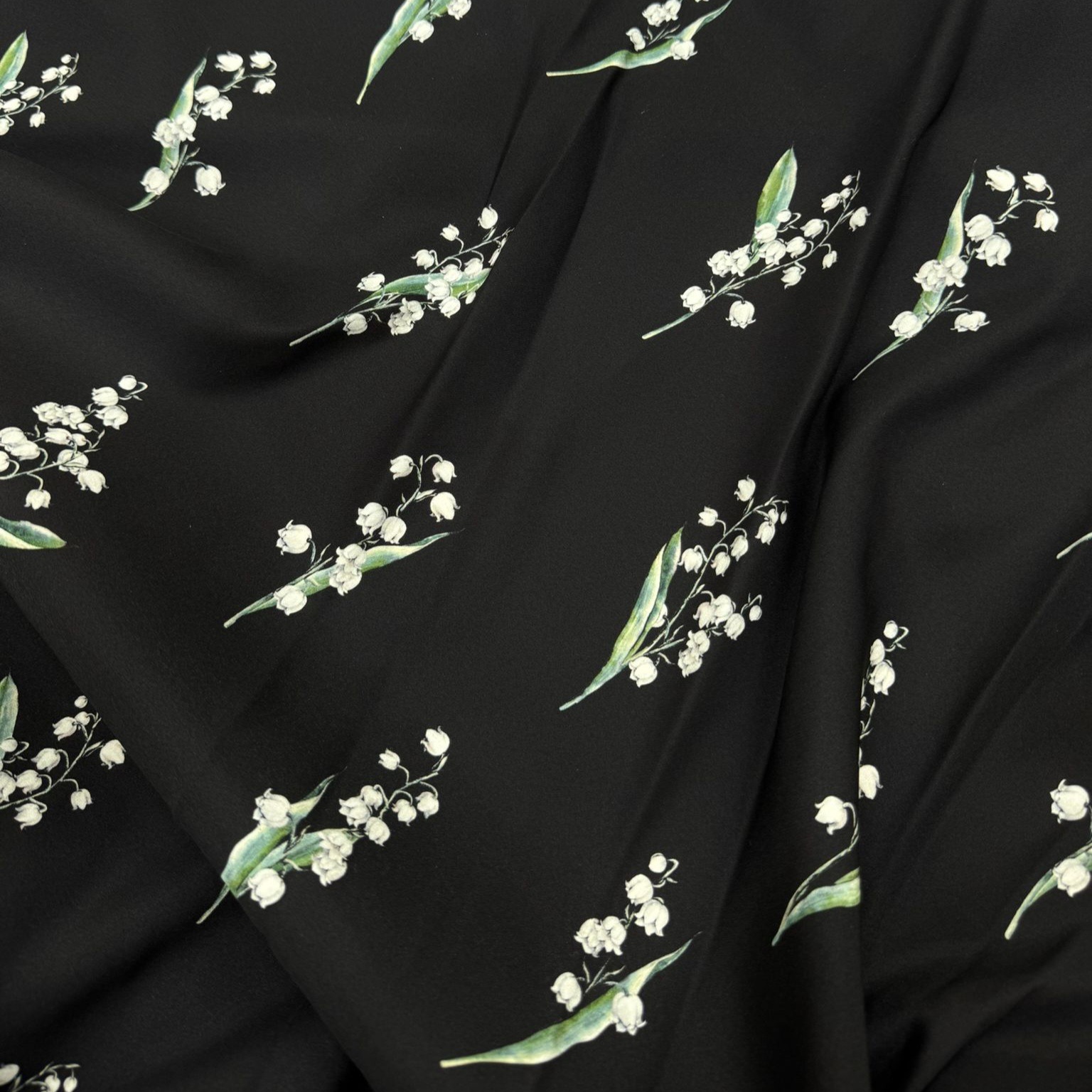 Puuvill popliin, mustal piibelehemuster, laius 140cm;