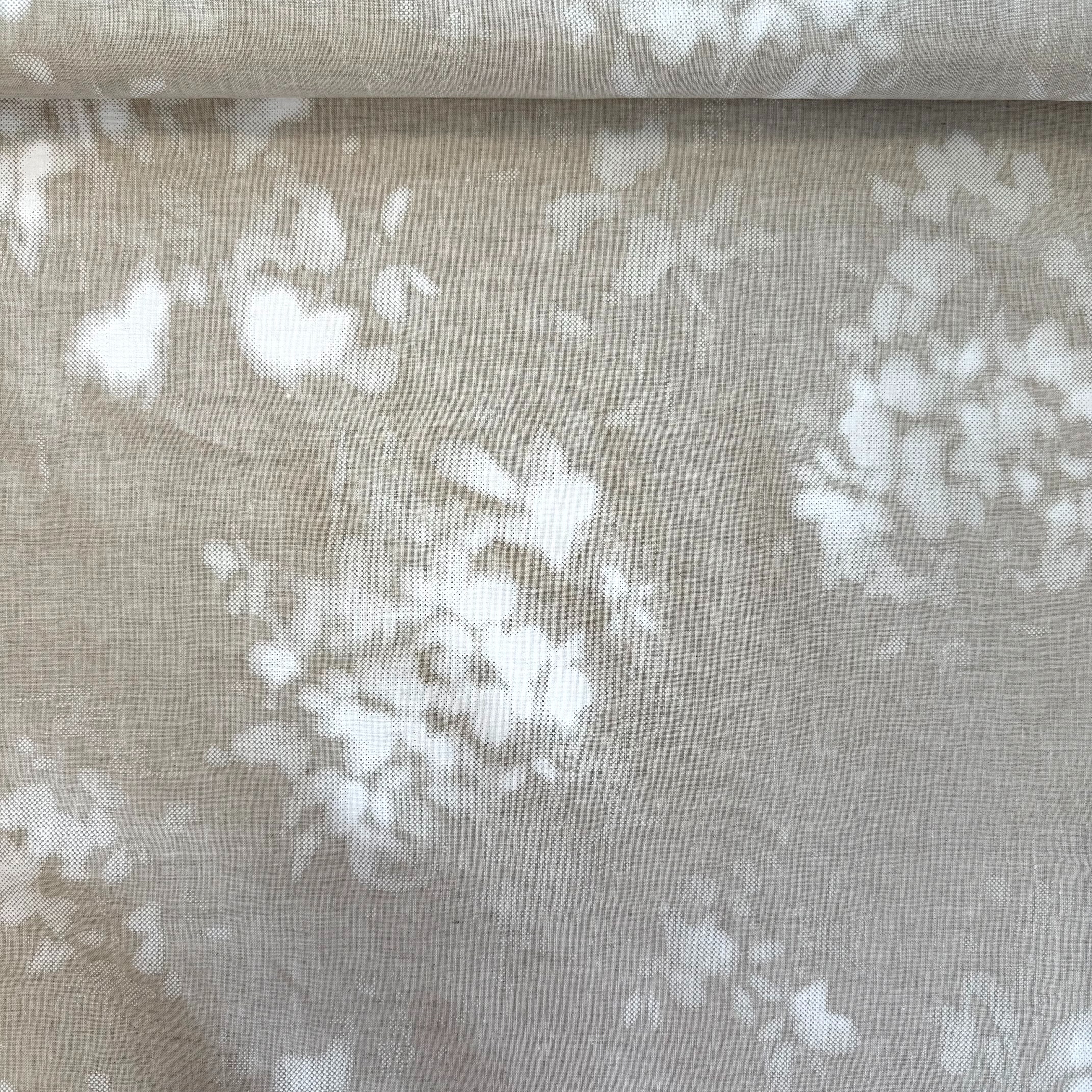 Linane, laiguti valge lilletrükk, laius 144cm