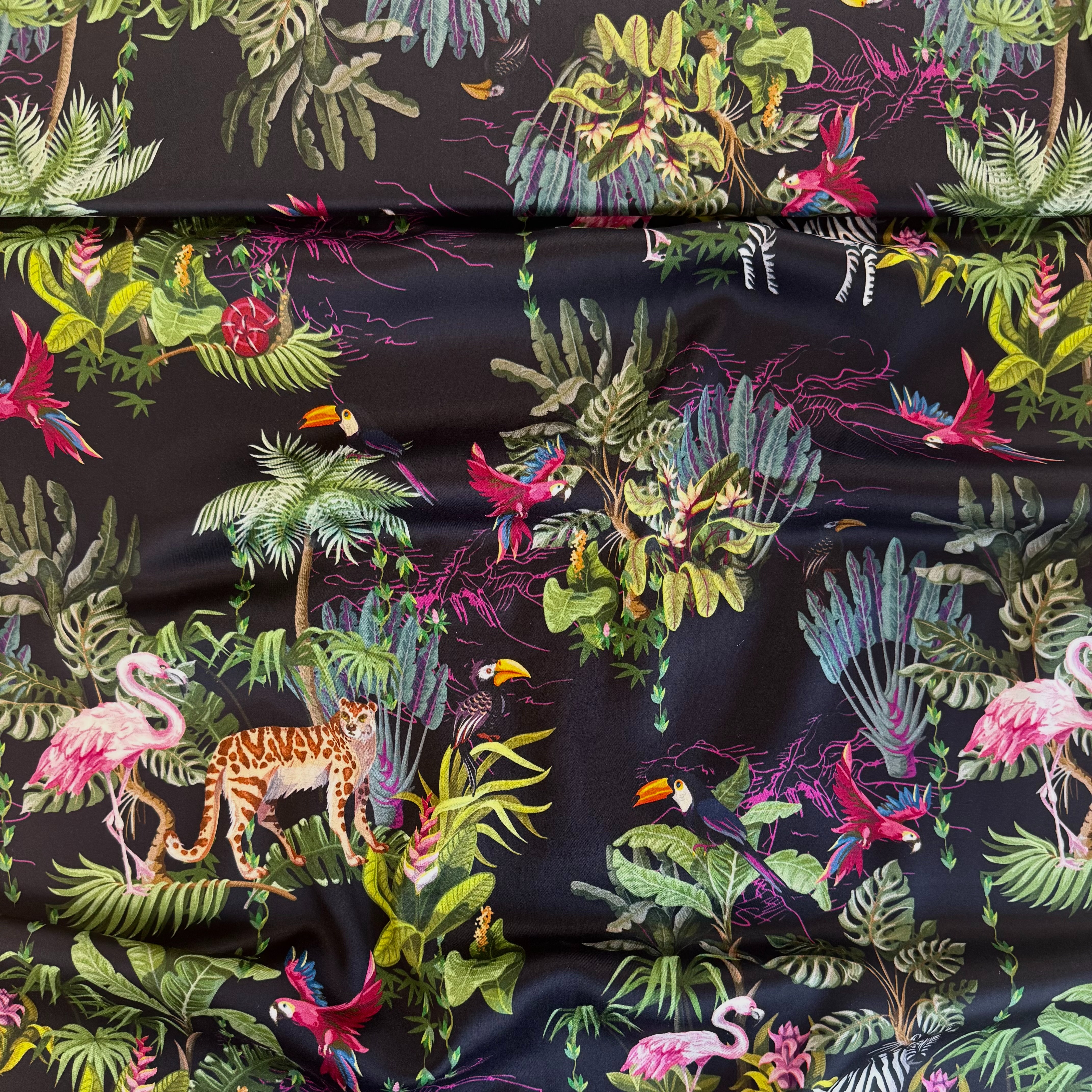 Viskooskangas, mustal troopika ja loomad, laius 145 cm