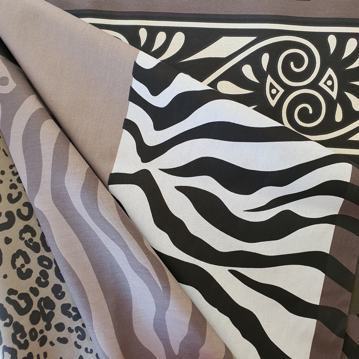 Voodipesukangas abstraktne, leopardimustriga, l.240cm, 100% puuvill, Ranforce