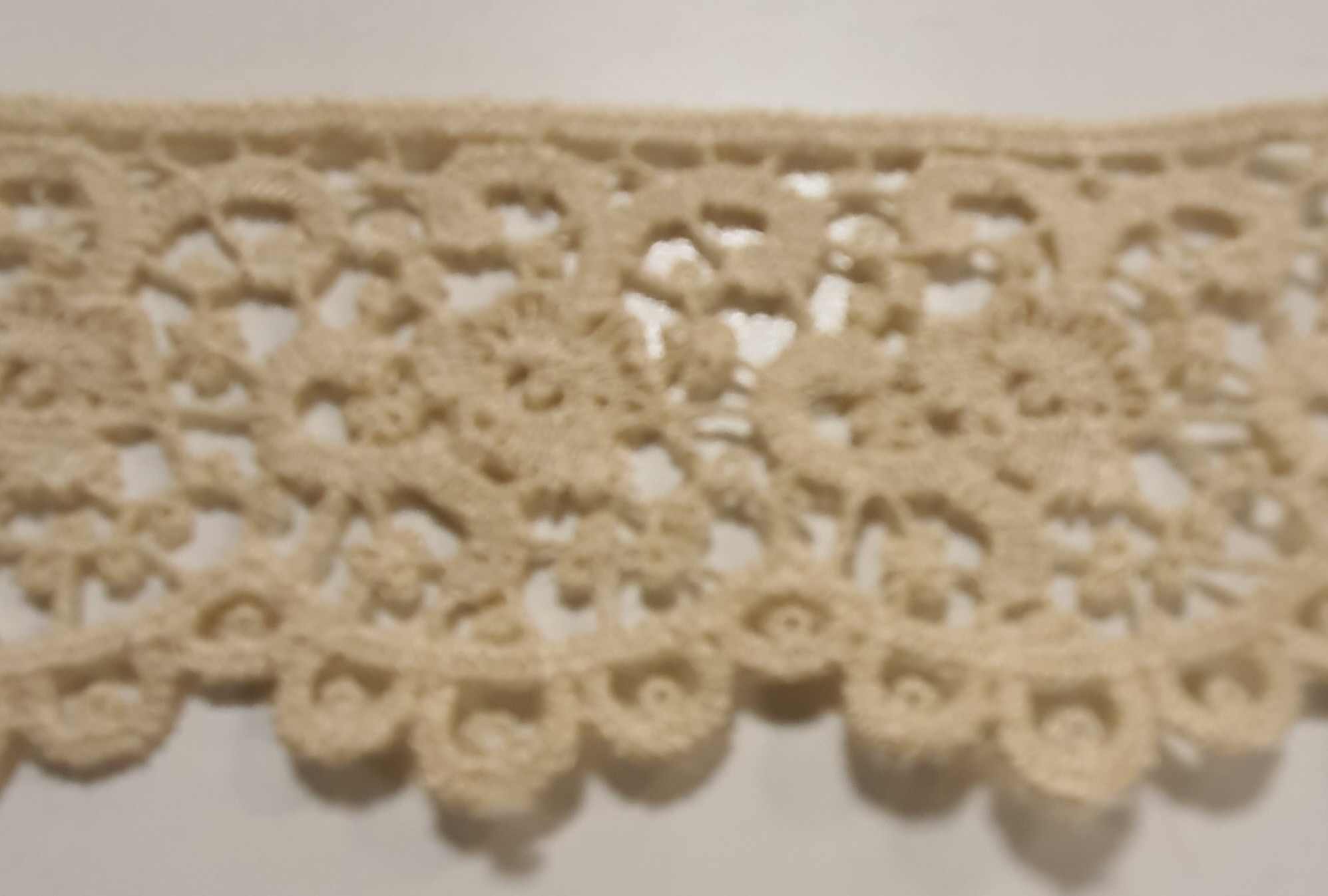 Kootud pitspael kremikas