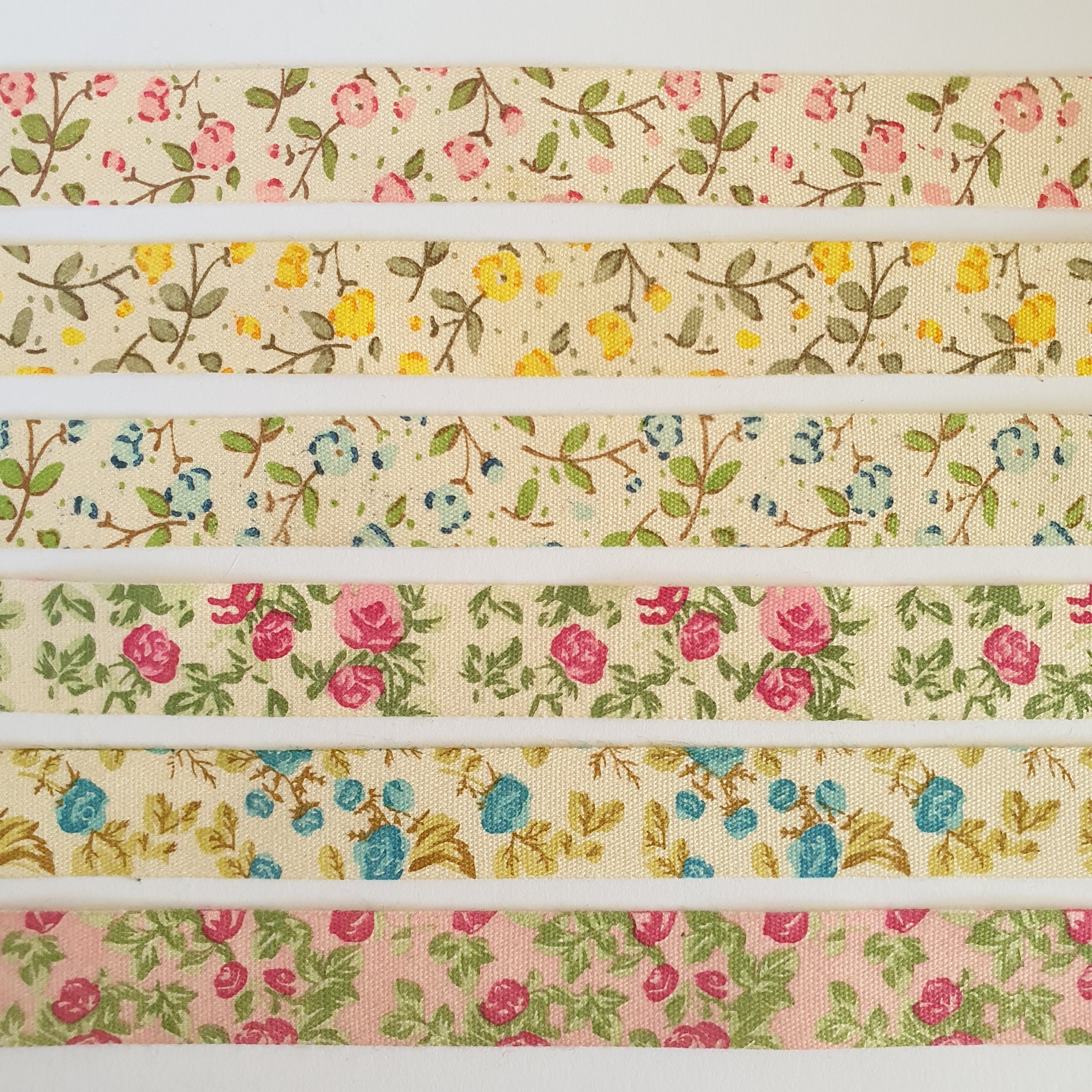 Puuvillane ilupael lillemustriga, 15mm