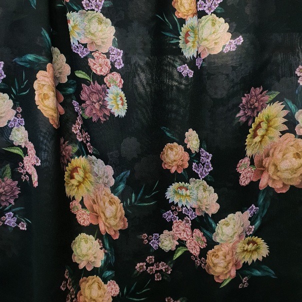 Kreppšifoon, mustal pojengid jne.