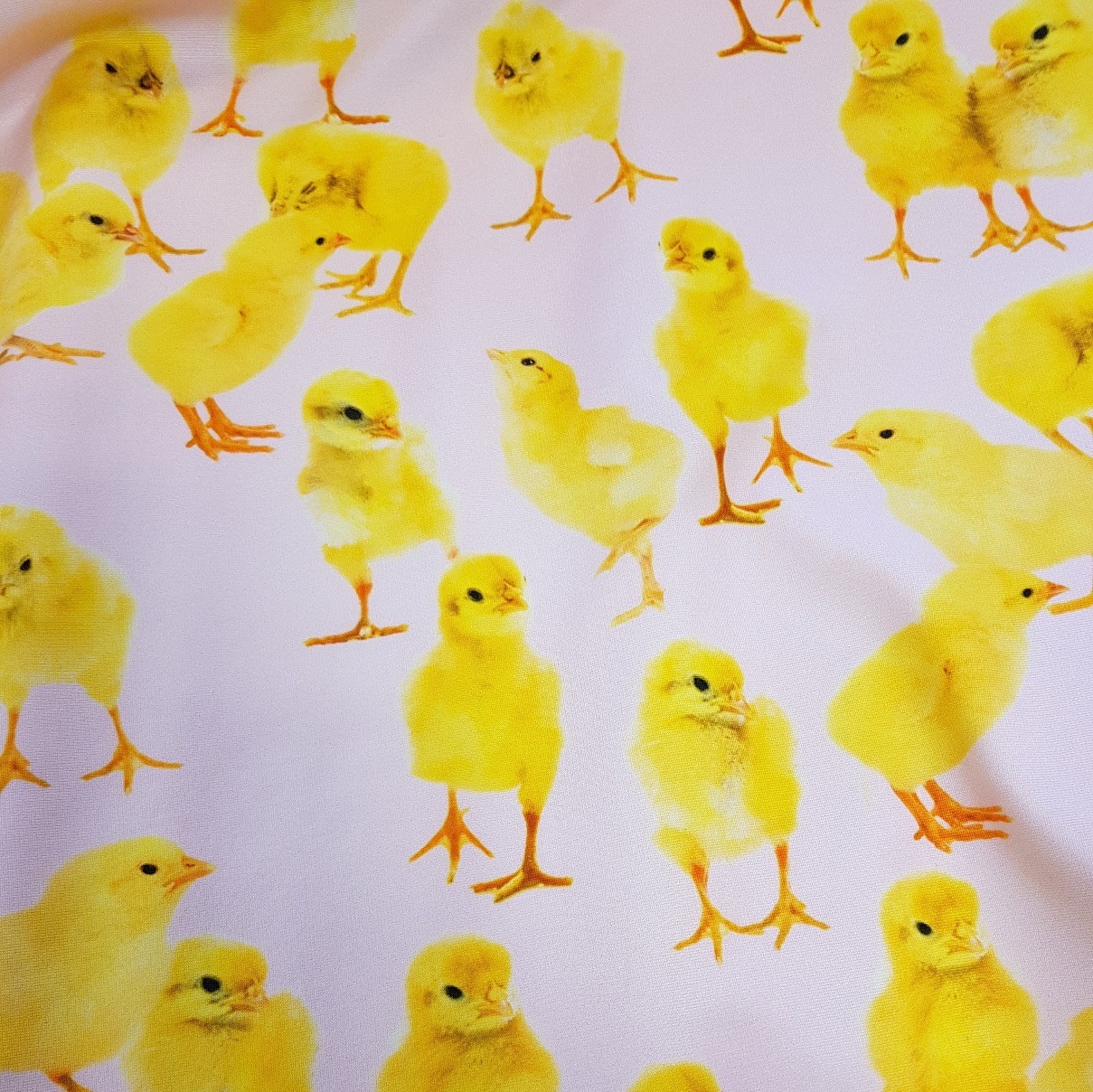 Paksem, siidine viskoostrikotaaž, heleroosal tibud, laius 140cm.