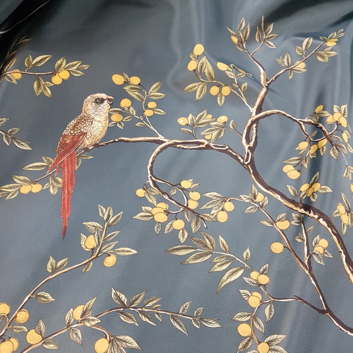 Impregneerkangas, hallikasrohelisel põhjal linnud, kupong 137cm x 210cm